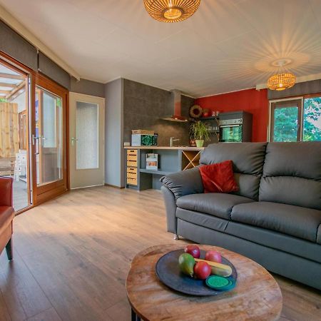 Witte Bungalow Uden Esterno foto