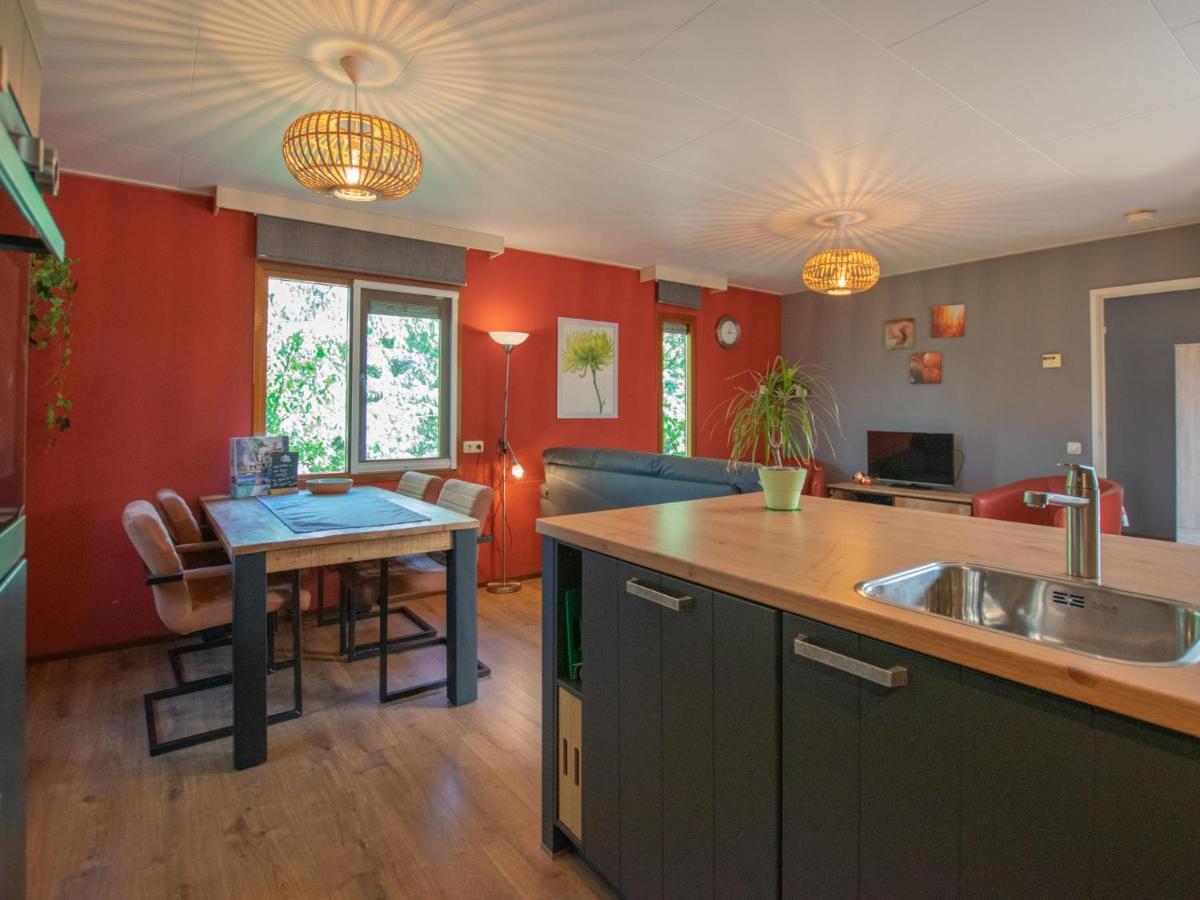 Witte Bungalow Uden Esterno foto