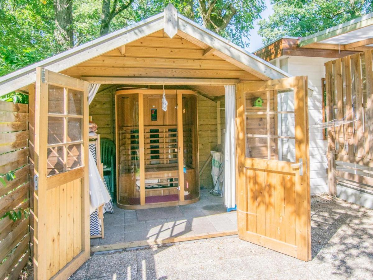 Witte Bungalow Uden Esterno foto